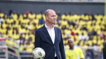 توروب يوجه لاعبي الأهلي عقب تراجع الأداء في مواجهة سموحة